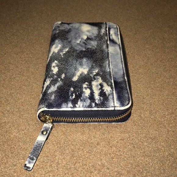 13. Kate Spade  Zip Around Wallet - Picture 2 of 8